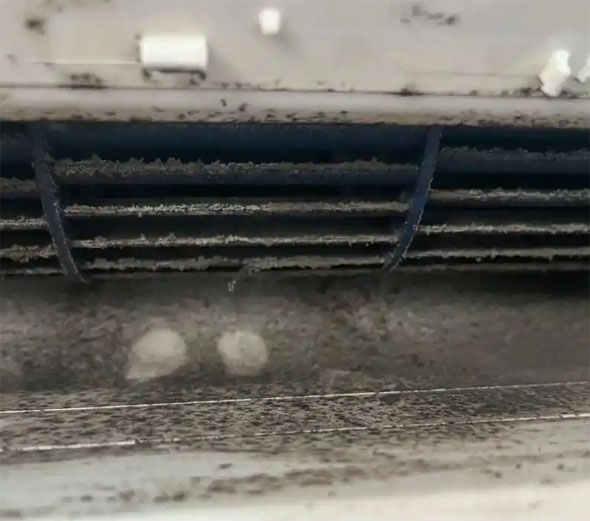 零陵空调吹的风有股烧焦味是怎么回事